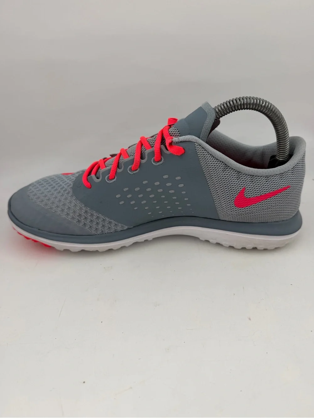 Nike Women’s FS Lite Run 2 -SZ 8.5- Grey 684667-003 Running Shoes - LIKE NEW
